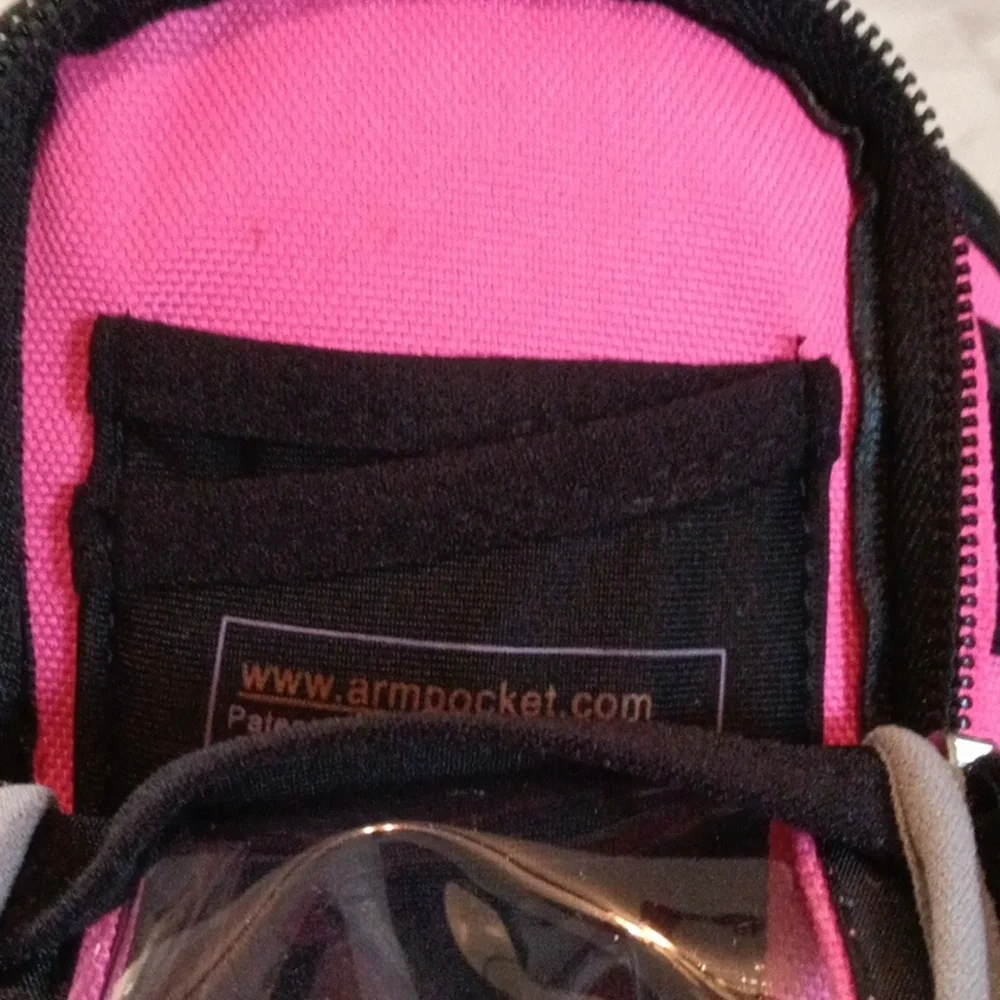 Armpocket keep your